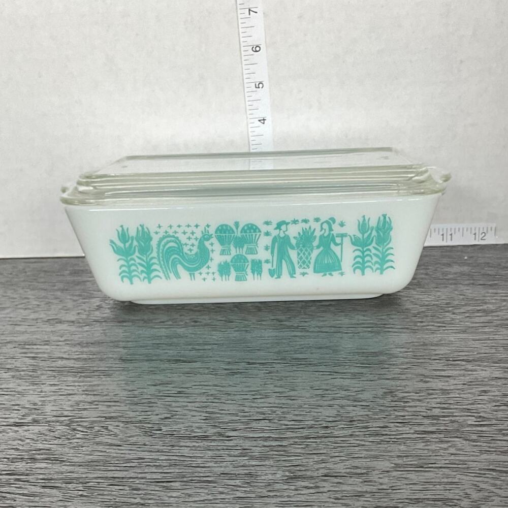 Vintage Pyrex Amish Butterprint Refrigerator Dish